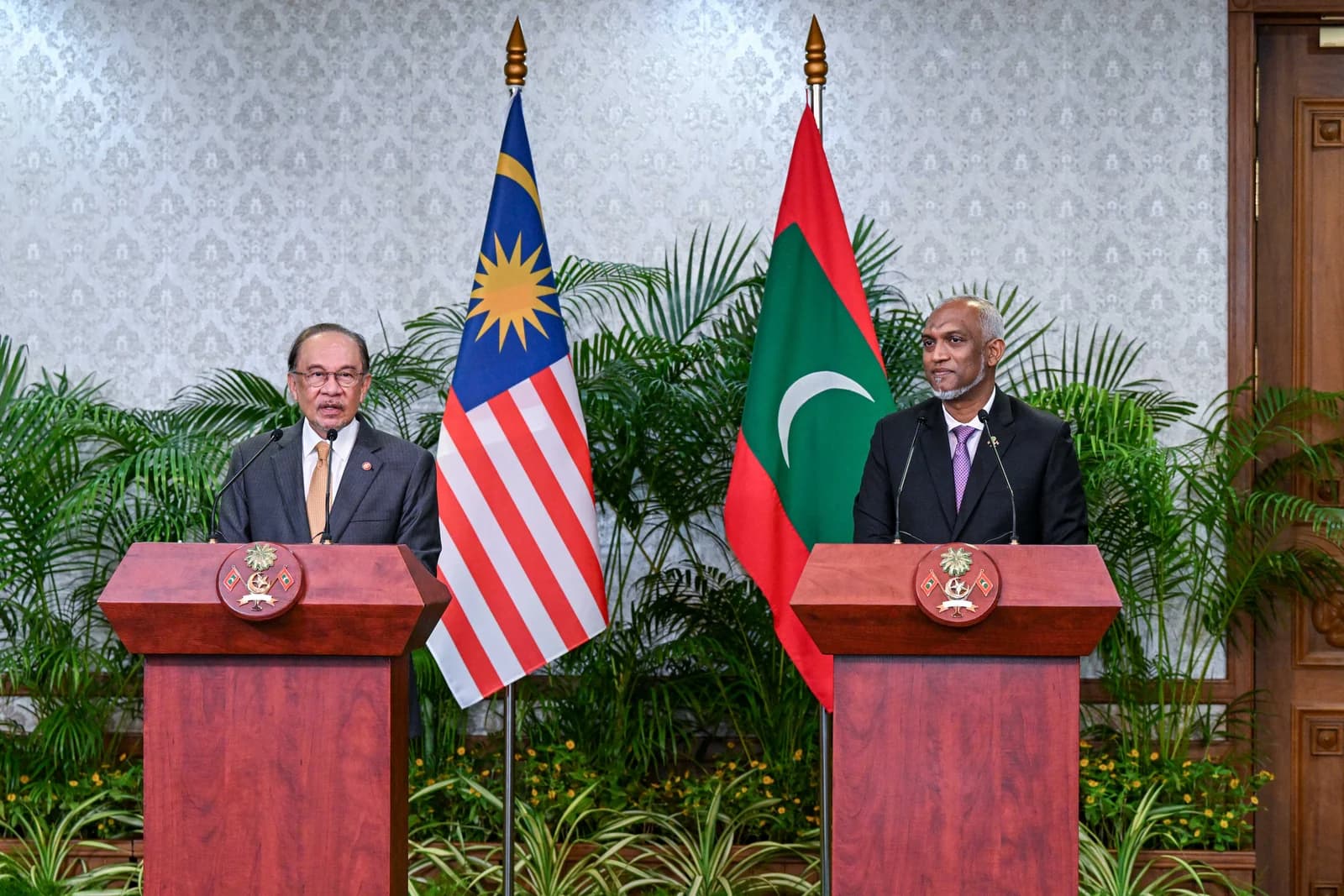 Anwar Ibrahim and Mohamed Muizzu at their joint press statements on 15 September 2026