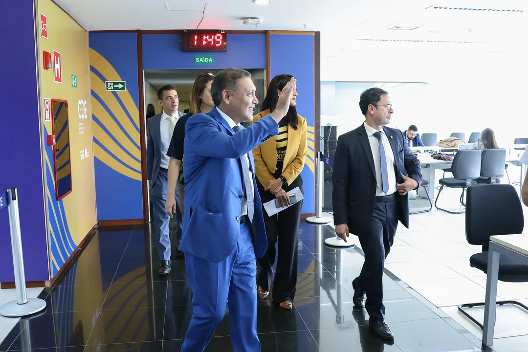 Electoral court president Kassio Nunes Marques visits a TSE unit during Brazil’s first-round election on 4 October 2026.